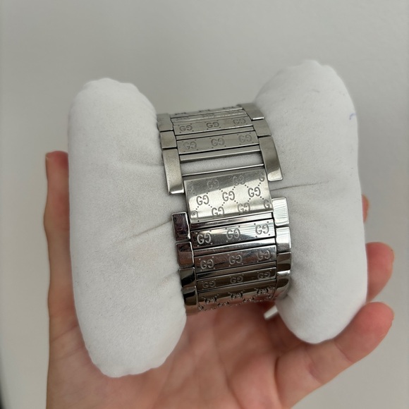 Gucci Watch - Picture 3 of 7